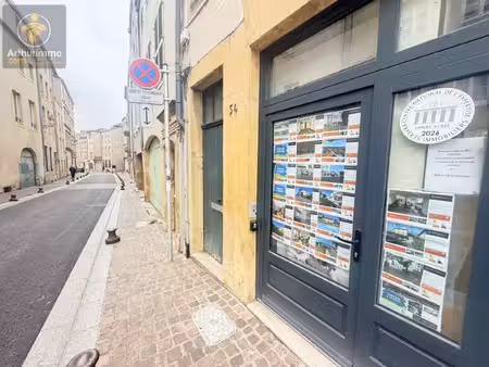 rare metz centre ville local stockage carrelé ventilé une cave entrée sur rue