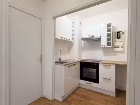 à louer – t2 rénové avec balcon, parking et cave – centre-ville, rue de dunkerque - 615/mo
