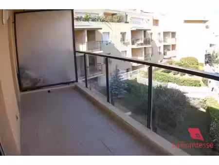 appartement t2 terrasse allées provençales