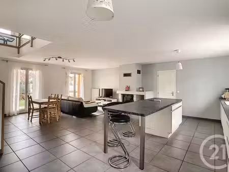 maison à louer - 8 pièces - 165,37 m2 - clermont ferrand - 63 - auvergne