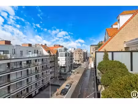 penthouse appartement met grote zonneterrassen nabij strand.