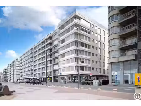 winkel in het zoute op de hoek van de zeedijk met de strandstraat [knokke - zoute].