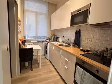studio avec cuisine séparée