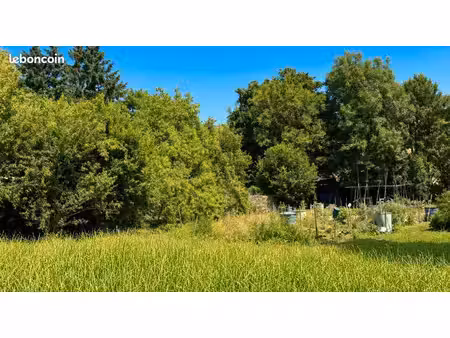 terrain 689 m² charbonnieres les bains