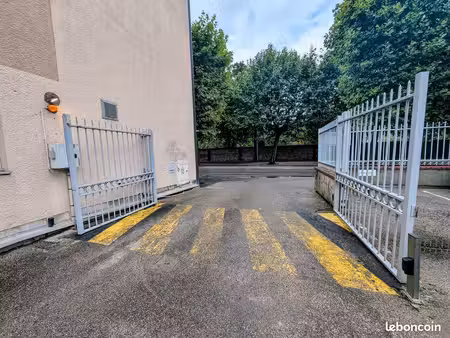 parking/box 12 m² sotteville-lès-rouen