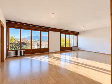 exclusivité – beau t4 avec vue dégagée et piscine !