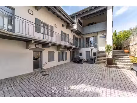 maison avec piscine en plein coeur de saint cyr