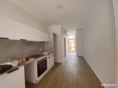 studio 1 pièce 32 m²