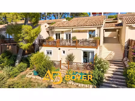sanary-sur-mer beaucours maison avec vue mer et pinède en