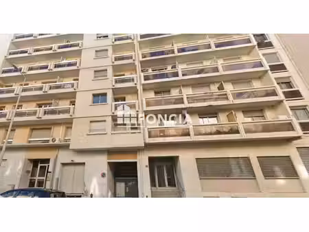 t2 avec balcon, stationnement et cave – secteur la timone, marseille