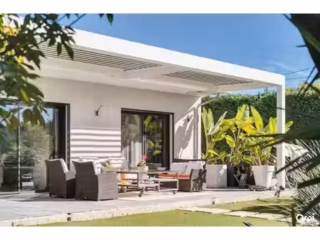 maison de luxe à vendre à la cadière-d'azur