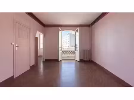 toulon - studio de 28 m² avec balcon - 65 000 €
