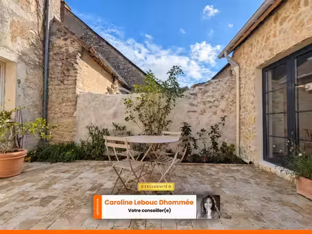 maison ancienne en pierre et sa dépendance d'amis (105 m² au sol) autour d'une cour paysag