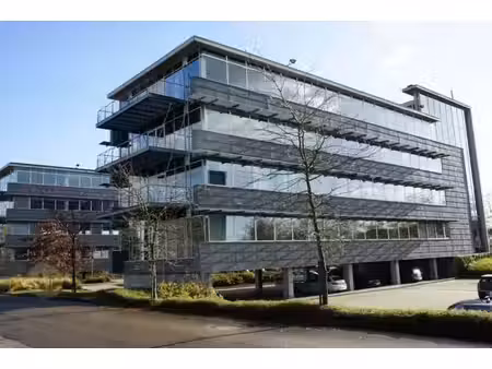 bureau dans près de la sortie mechelen-noord/e19