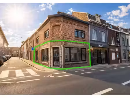 surface commerciale de 60 m2 idéalement située en plein cent