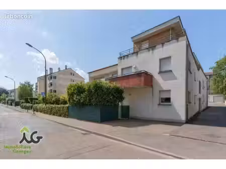 f2 rénové + jardin + parking