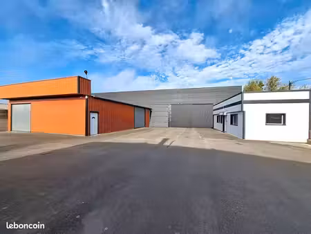 bureau 840 m²