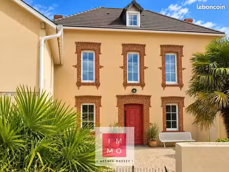 maison 8 pièces 210 m²