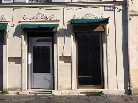 a louer en hyper centre ville de la flèche - local commercial
