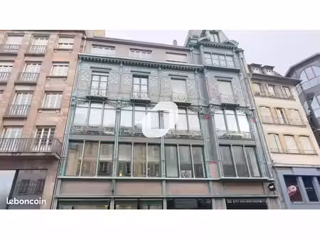 bureaux 251 m²