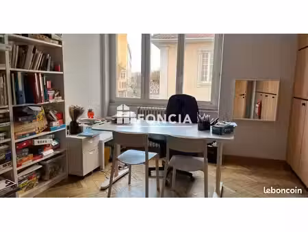 professional_premise