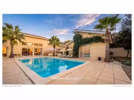 maison de luxe à vendre à uzès