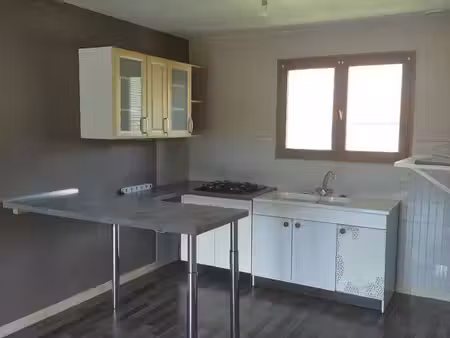 maison t 3 rdj libre + 2 appts loués