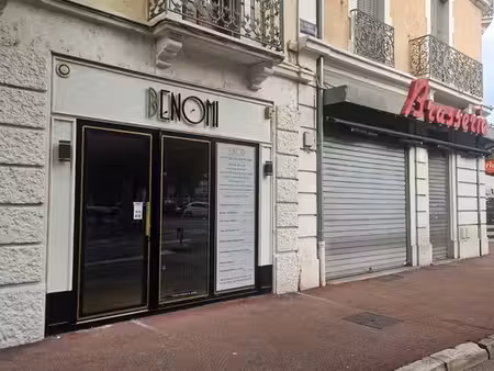 commerce à louer emplacement n°1