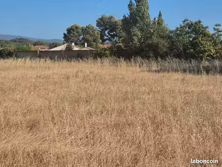 terrain 400 m2 carpentras quartier recherché