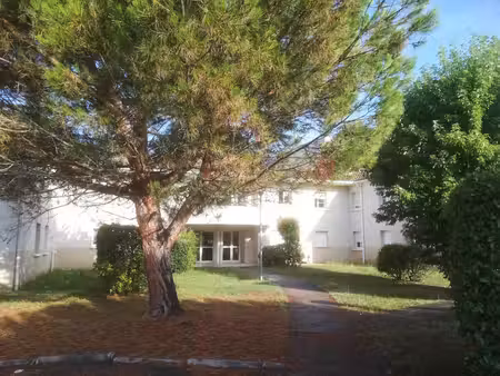 villeneuve sur lot, dans la résidence sécurisée des médiévales, studio d'environ 34 m2 sit