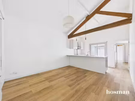 3 pièces duplex avec patio intérieur - rue des fauvettes, bordeaux