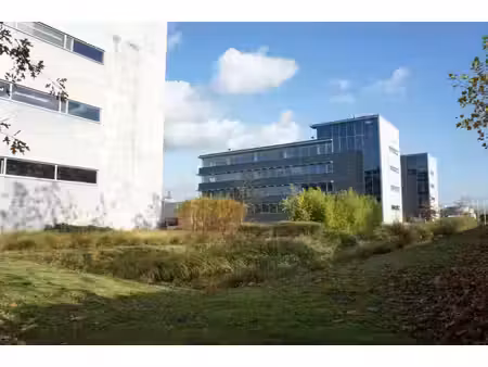 bureau près de la sortie mechelen-noord/e19