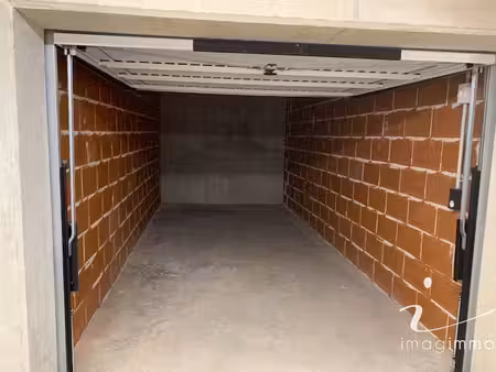 a louer a rodez garage de 16m2