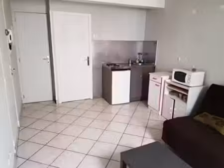 carcassonne - la bastide - studio meublé 20m² + cave aménagée de 15m²