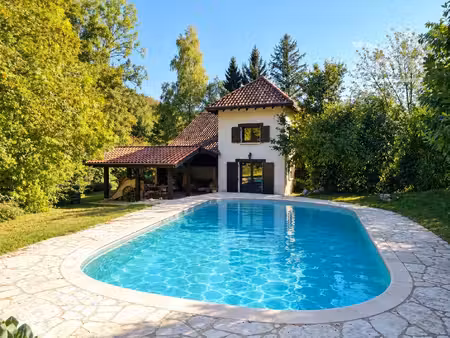 à vendre – maison de caractère avec piscine, terrain de 2 090 m² et nombreuses dépendances