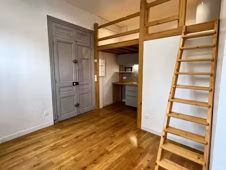 studio rénové avec mezzanine