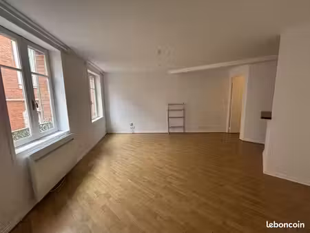studio 1 pièce 27 m²