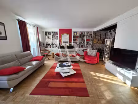 appartement t4 + stationnements privés