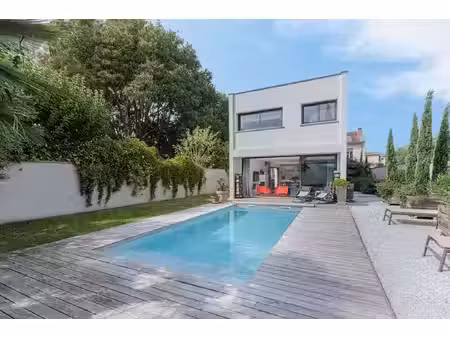 maison avec jardin, piscine et garage, saint-cyprien / fer à cheval