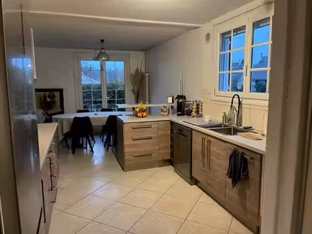 maison - 122m ²