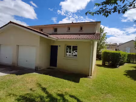 maison avec garage et jardin