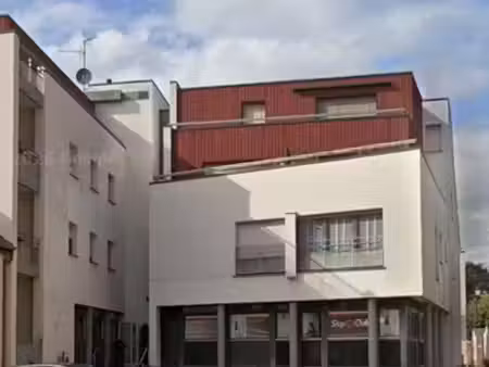 f3 avec balcon et parking