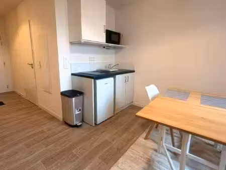 joli studio meublé