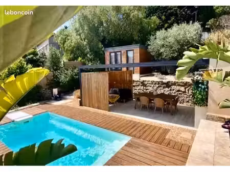 villa meublée piscine et dépendance