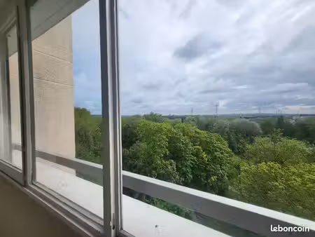 meublé lumineux proche de l'essec