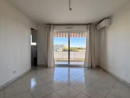 à vendre appartement 2 pièces avec terrasse, parking et ca