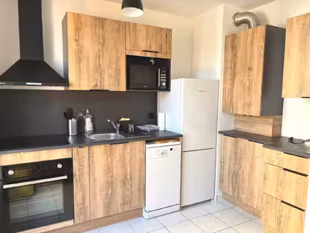 t2 meublé avec garage et cave