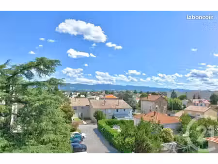 ? t3 meublé 70 m² avec balcon et parking – romans-sur-isère