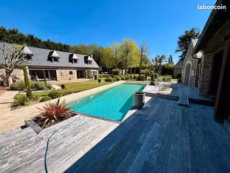 propriété 8 pièces 331 m²