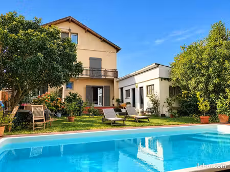 maison 164 m² – 6 chambres – piscine – garage 2 voitures – terrain 470 m² – vente de parti
